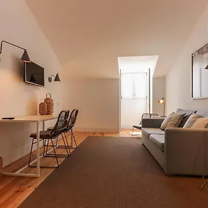 Combro By Homing Apartment