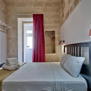 https://vallettastay-old-lodge-apartment-4.qawrahotelsmalta.org