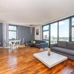 Penthouse Canary Wharf - Free Wifi , London United Kingdom