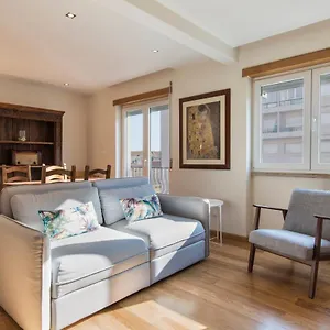 Lovelystay - 2 Bedroom Belem Wonder Apartment